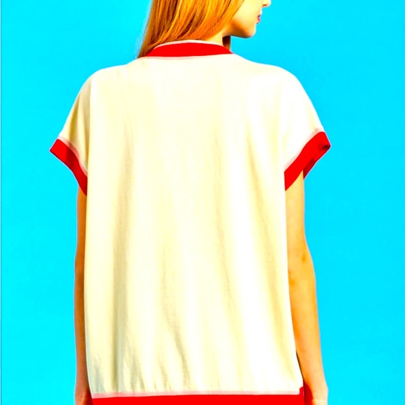 Beautiful embroidered Gant Vest with gorgeous details and gold buttons. - Picture 2 of 4